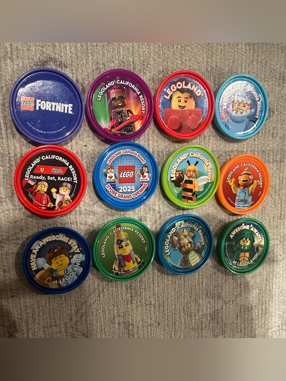 12 LEGOLAND POP Badge bundle lot Lego popbadges